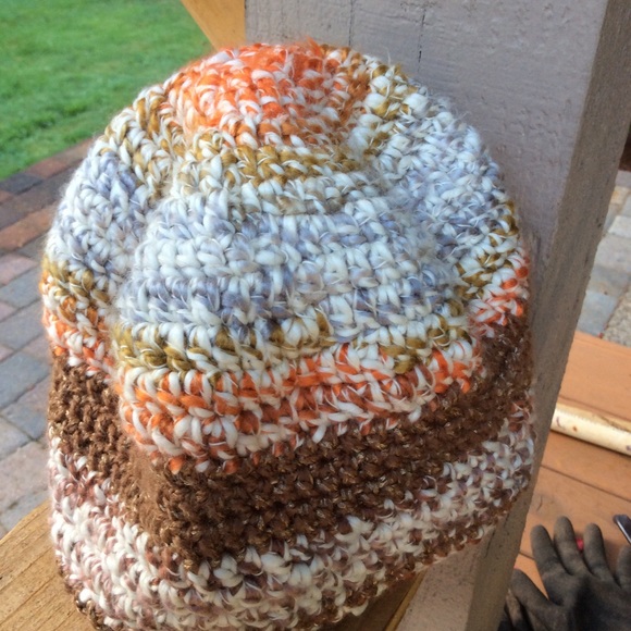 Beanie Boutique hat.  CB - Picture 2 of 3